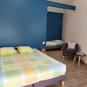 Le Clos Des Figuiers - 3 D'hotes De Charme Guest house